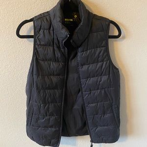 Light black puffer vest